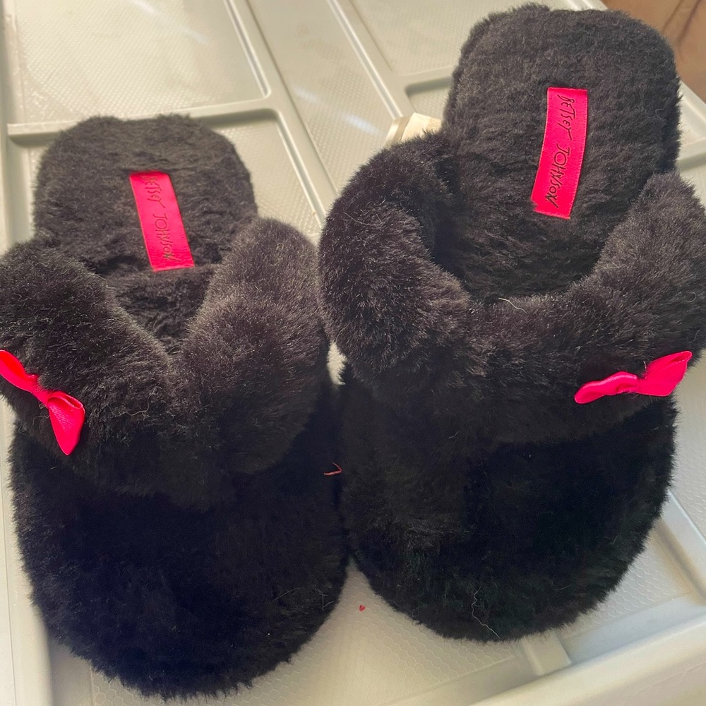 EUC Betsey Johnson Sandal Style Slippers